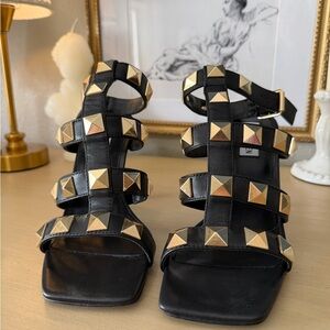 Steve Madden Black and Gold Pyramid Stud Sandals